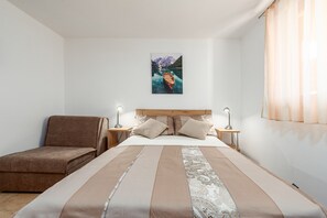 Basic Apartment, Garden View | 2 bedrooms, iron/ironing board, free WiFi