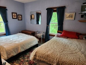 5 slaapkamers, een strijkplank/strijkijzer, wifi, beddengoed