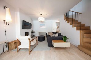 TV, offices - Beautiful and spacious home in South Circular Rd. (Dublin)