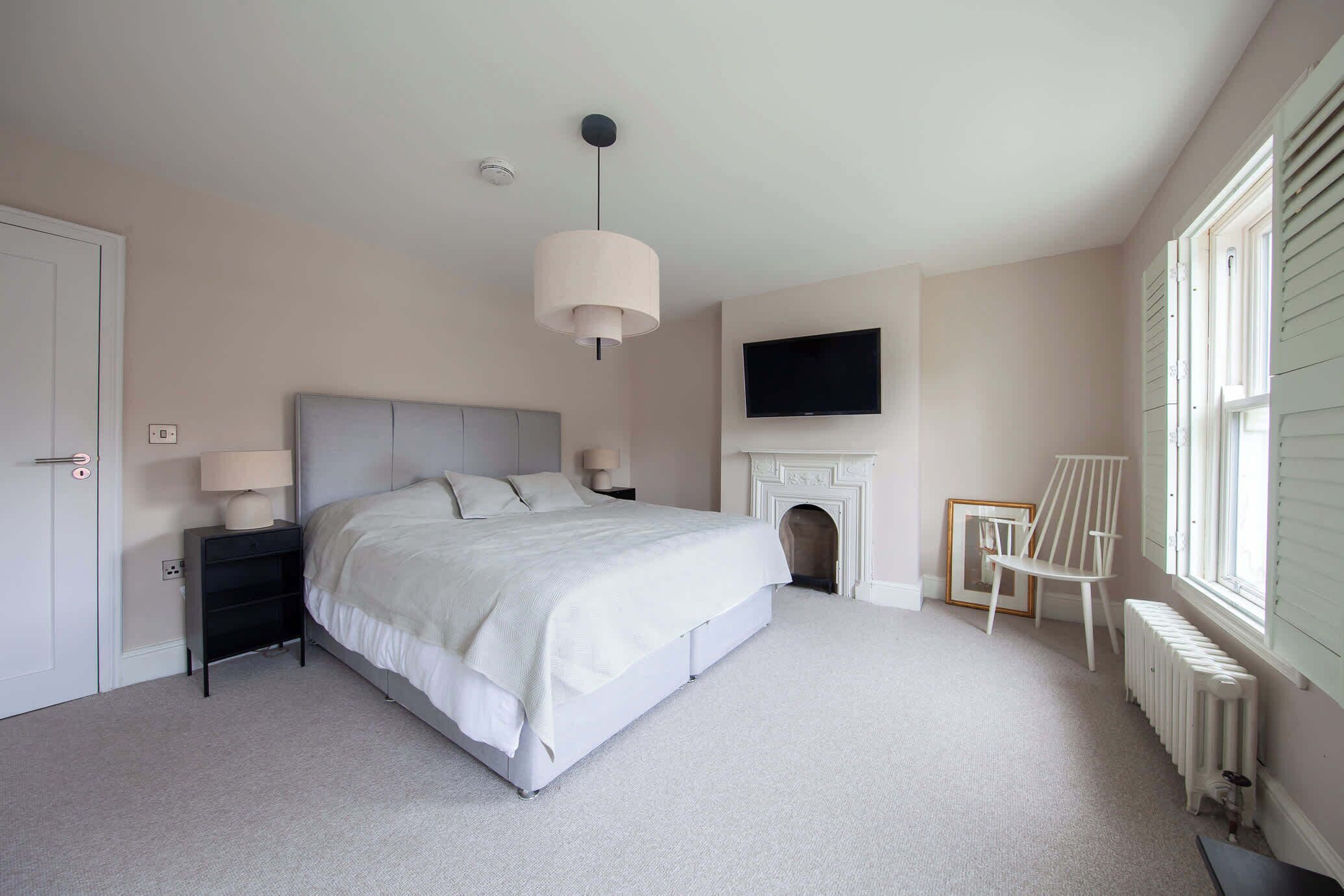 3 bedrooms, iron/ironing board, Internet, bed sheets