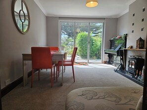 Interior - Charming family home in the heart of Sanderstead. (Greater London)