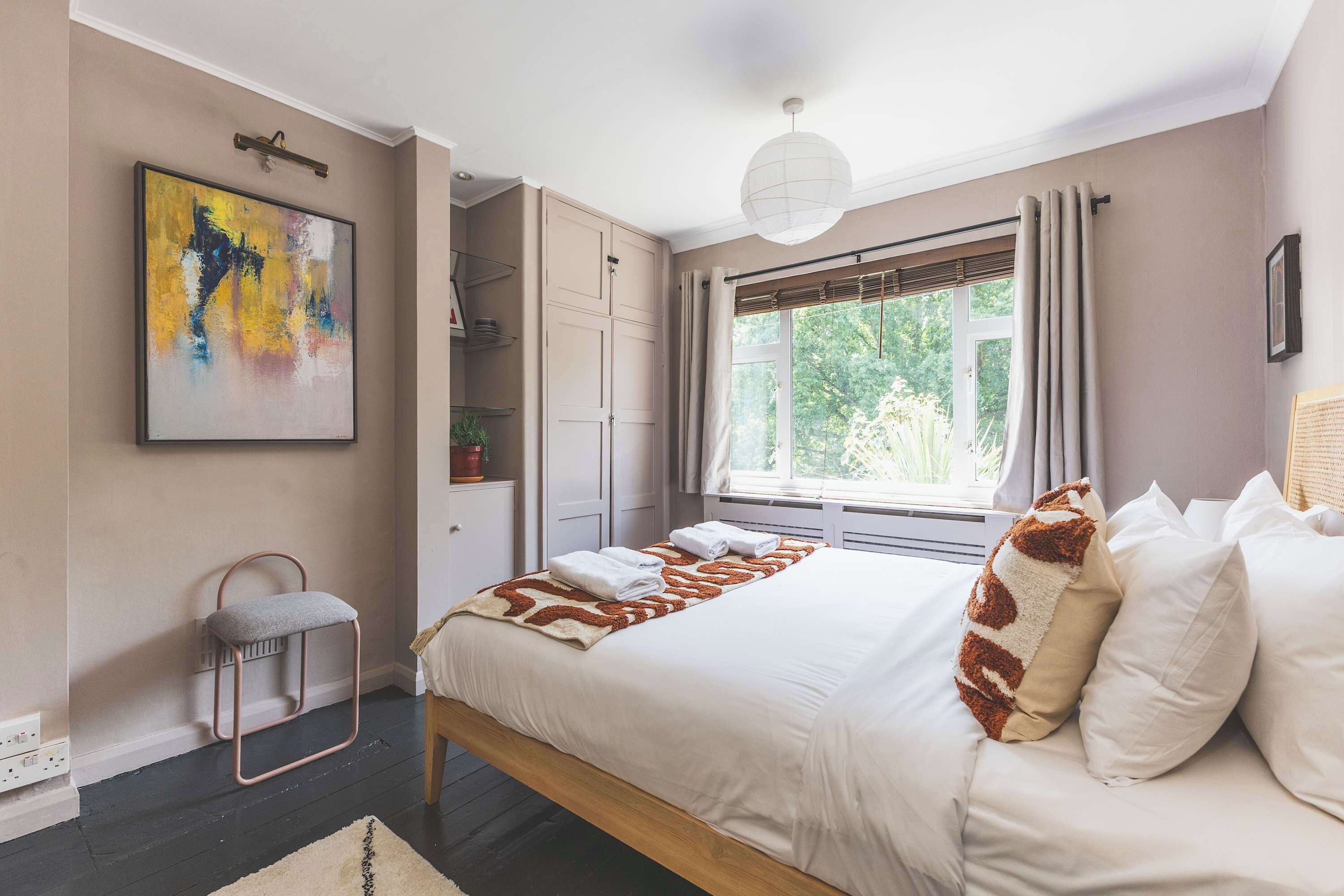 3 bedrooms, iron/ironing board, Internet, bed sheets