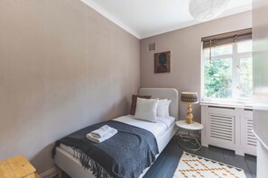 3 dormitorios, tabla de planchar con plancha, Internet y ropa de cama