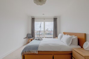 1 quarto, escrivaninha, ferros/tábuas de passar roupa, Wi-Fi