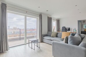 TV, livros, escritórios