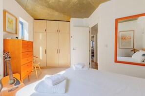 1 habitación, tabla de planchar con plancha y acceso a internet