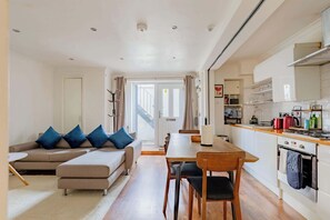 Interior - Snug 2BD Flat with Patio, Heart of North London (Greater London)