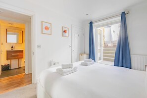 2 bedrooms, iron/ironing board, Internet, bed sheets