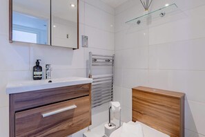 Unclassified image, 3 of 27, button