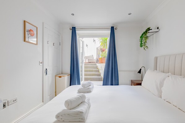 2 chambres, fer et planche à repasser, accès Internet, draps fournis