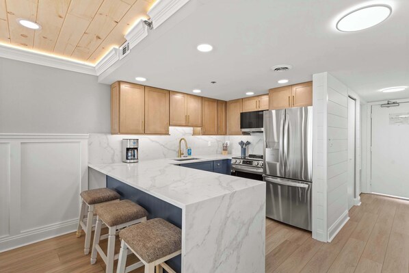 Refrigerador, horno, parrilla de estufa y lavavajillas 