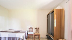 3 bedrooms, iron/ironing board, WiFi