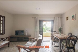 Dining - Chácara em Piracaia com Piscina e Churrasqueira (Piracaia)