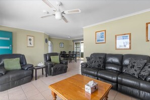 Télévision, lecteur de DVD, chaßne hi-fi