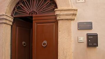 House, 3 Bedrooms | Exterior detail