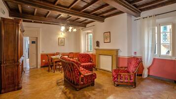 House, 3 Bedrooms | Living room