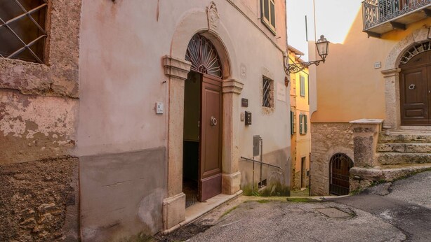 Exterior detail - The Arpino Suite - Vacation Rental by Owner (Arpino)