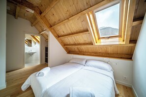 Deluxe Double Room | Free WiFi - Aran Hostel (Naut Aran)