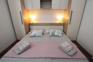 1 soverom, strykejern/-brett, wi-fi (inkludert) og sengetøy