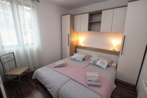 1 bedroom, iron/ironing board, free WiFi, bed sheets