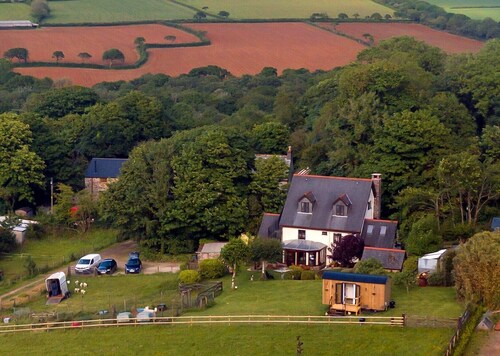 Charming Bed and Breakfast - Demelza Cottage