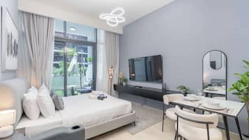 Iron/ironing board, WiFi, bed sheets