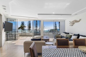 Unclassified image, 5 of 20, button