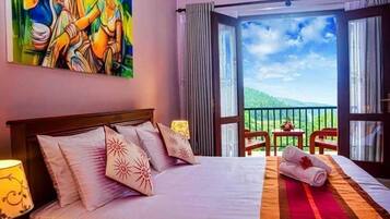 Literie de qualité supérieure, matelas mémoire de forme, minibar