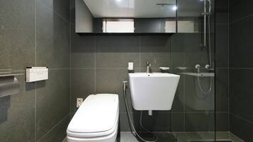 Standard-Doppelzimmer | Badezimmer