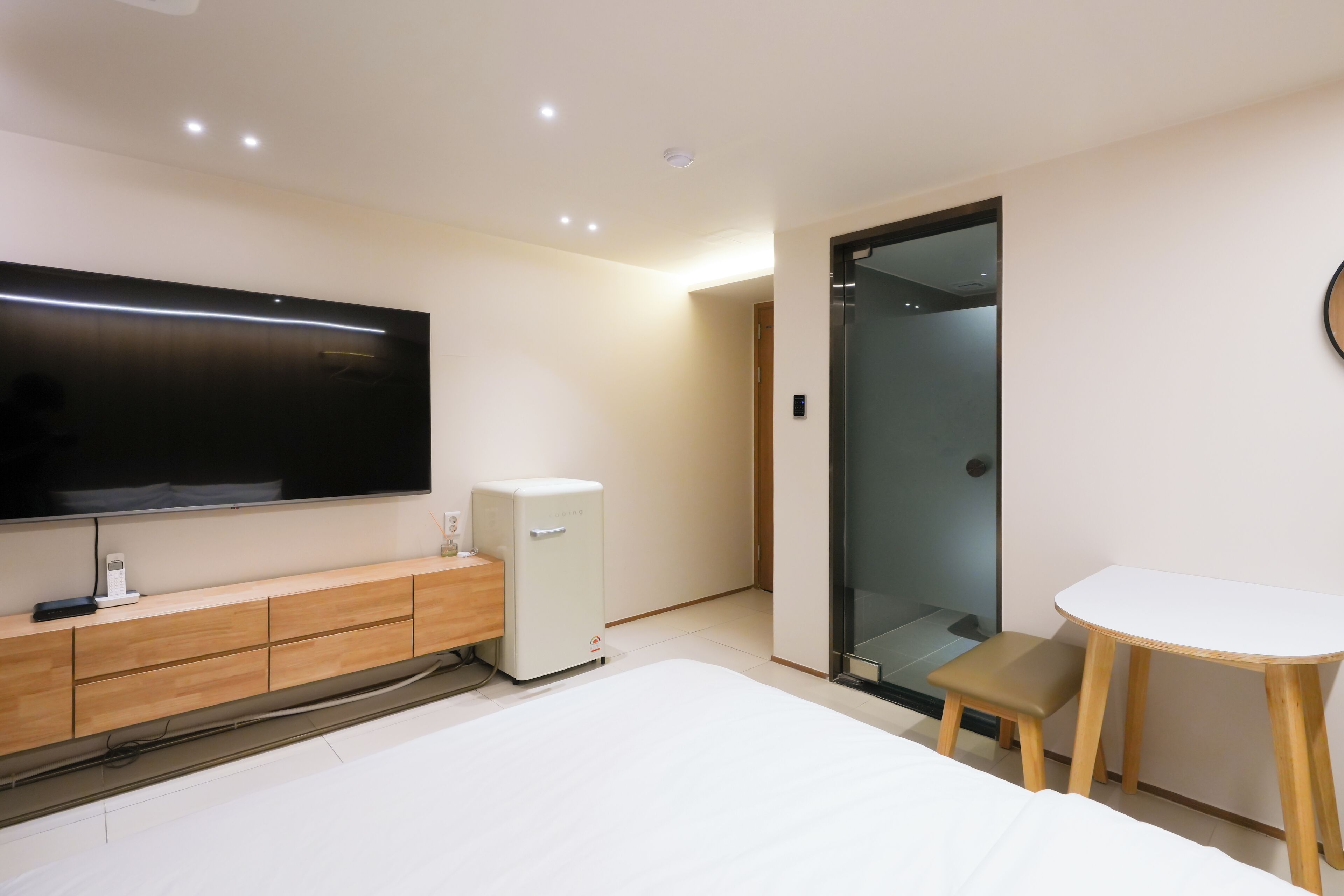 Foto - Yeongdeungpo HOTEL HOME  (6 Free OTTs • Smart TV • Wi-Fi in All Rooms)