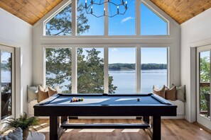 Games room - Someday Cottage, Luxury Lakefront Views for 6 withPool & Billiards! (Dandridge)