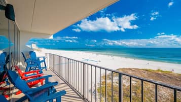 Condo, 3 Bedrooms | Property grounds