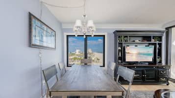 Appart'hôtel, 3 chambres | Restauration