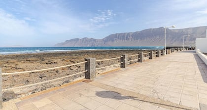 Roque del Oeste, 2A, next to the sea