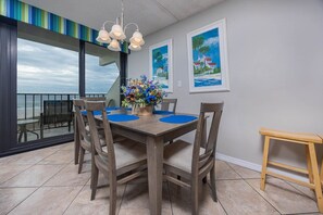 Dining - Island Winds East 301 3 Bedroom Condo (Gulf Shores)