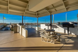 Apartamento, 3 habitaciones | Restaurante al aire libre