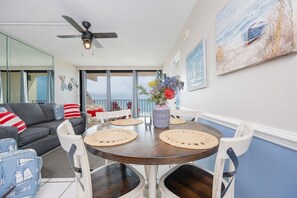 Condo, 2 Bedrooms | Dining