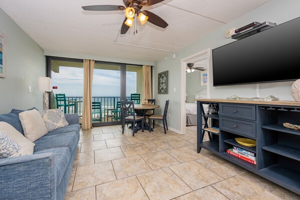 Living area - Island Winds East 602 2 Bedroom Condo (Gulf Shores)