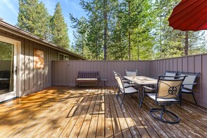 House, 3 Bedrooms | Outdoor dining
