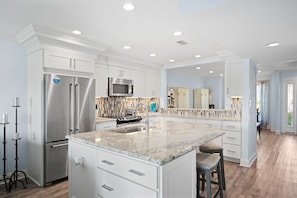 Appart'hôtel, 2 chambres | Cuisine privée | Réfrigérateur, four, cafetière/bouilloire, grille-pain
