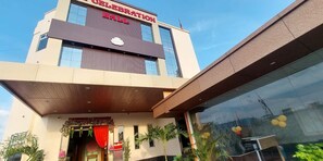 Konaklama yerinin ön cephesi