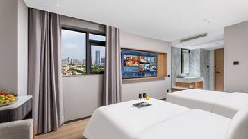 Blackout curtains, soundproofing, iron/ironing board, free WiFi