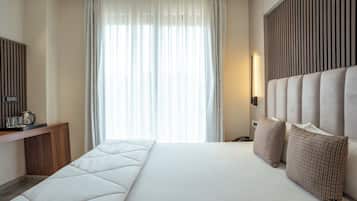 Classic Suite | 1 bedroom, desk, laptop workspace, free WiFi