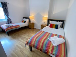 Apartment | 2 bedrooms, free WiFi, bed sheets - London City Escape With 2 Bedrooms (London)