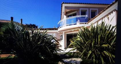 Sea view apartment in contemporary villa