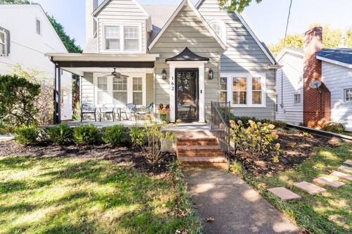 Inviting 3BR/2.5BA Home | 1 Miles from Casino