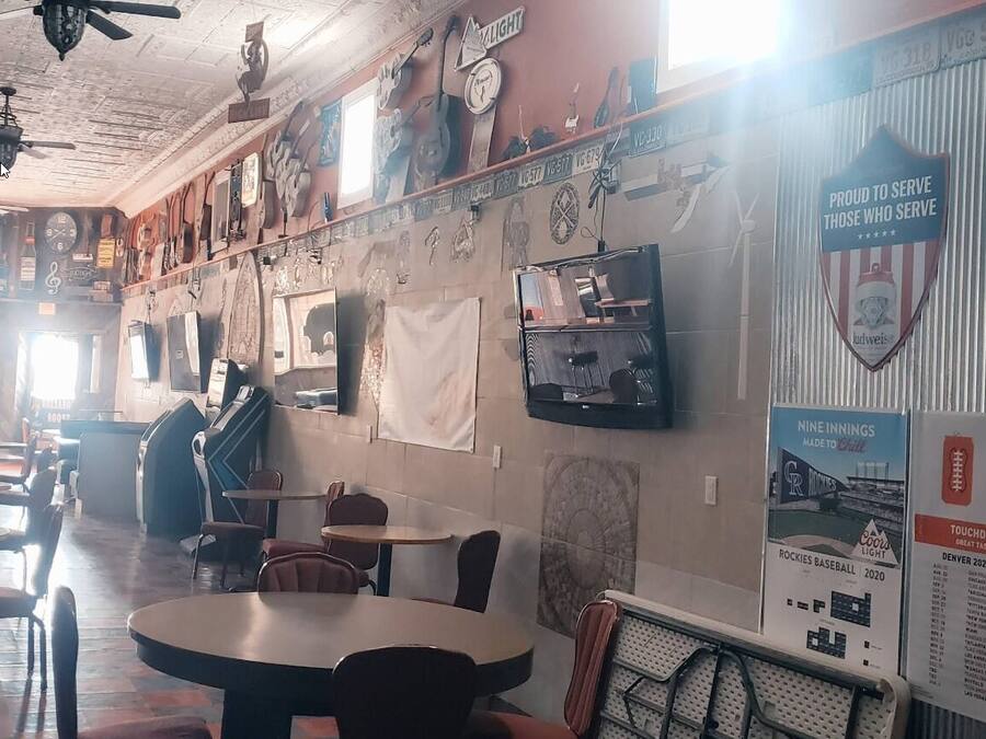 Lunch and dinner served