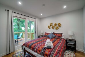 4 bedrooms, travel cot, WiFi, bed sheets