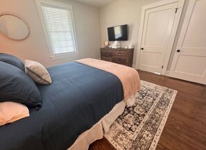 2 Schlafzimmer, Bügeleisen/Bügelbrett, Bettwäsche