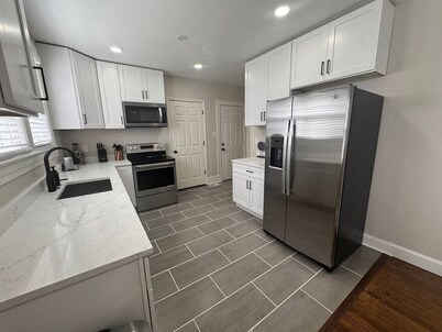 Westhampton Retreat | 2bd/1bt | 1.1m from Casino